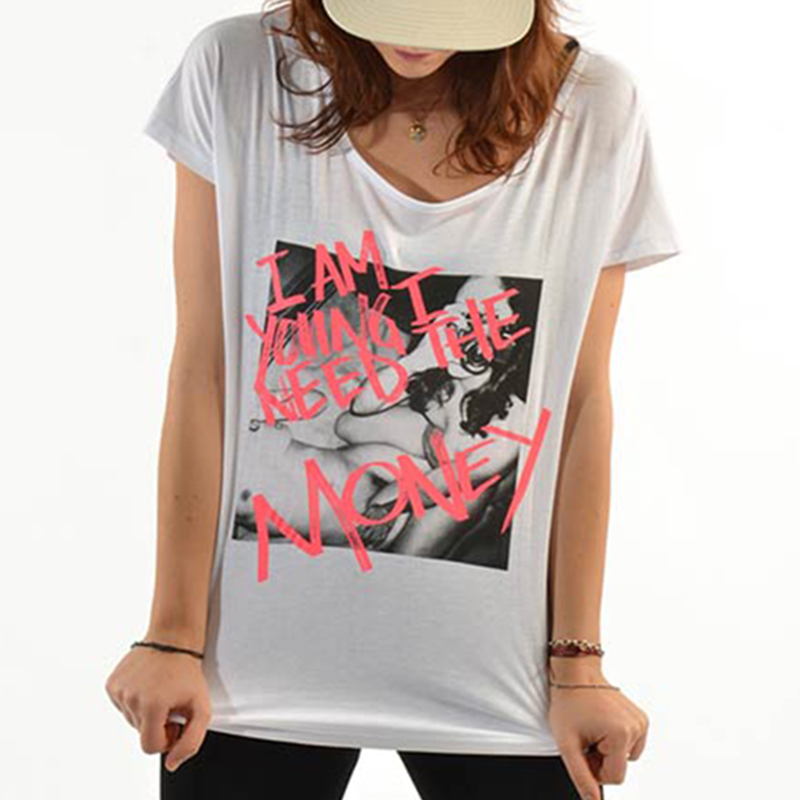 Футболка Im Young Loose Футболка Im Young LooseФутболки<br>60% хлопок, 40% полиэстер<br><br>Цвет: белый<br>Размеры US: M<br>Пол: Женский