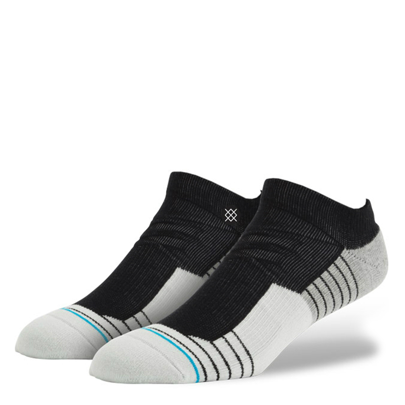 Носки Stance 3Fold Low Носки Stance 3Fold LowНоски<br>полиэстер, хлопок, нейлон, спандекс.<br><br>Цвет: чёрный.<br>Размеры : L/XL<br>Пол: Мужской