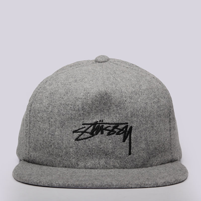 Кепка Stussy Smooth Stock Melton Strapback Кепка Stussy Smooth Stock Melton StrapbackКепки<br>65% шерсть, 20% нейлон, 15% акрил<br><br>Цвет: Серый<br>Размеры US: OS