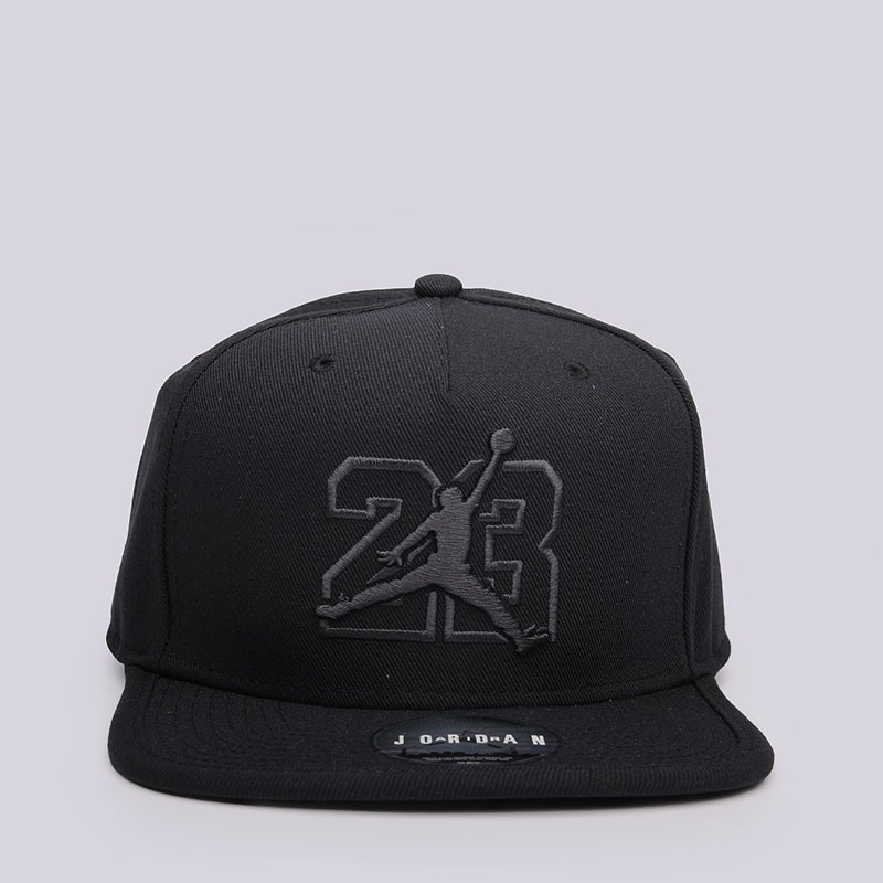Кепка Jordan AJ 13 Cap Кепка Jordan AJ 13 CapКепки<br>Полиэстер, хлопок<br><br>Цвет: Чёрный<br>Размеры US: OS