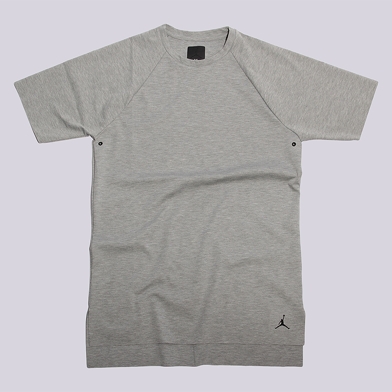 Футболка Jordan 23 Lux S/S Raglan Top Футболка Jordan 23 Lux S/S Raglan TopФутболки<br>71% полиэстер, 24% вискоза, 5% эластан<br><br>Цвет: Серый<br>Размеры US: M;L;XL<br>Пол: Мужской