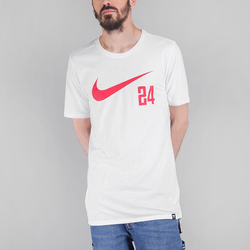 Футболка Nike DRY KOBE Футболка Nike DRY KOBEФутболки<br>Хлопок, полиэстер<br><br>Цвет: Белый<br>Размеры US: S;M;L;XL;2XL<br>Пол: Мужской