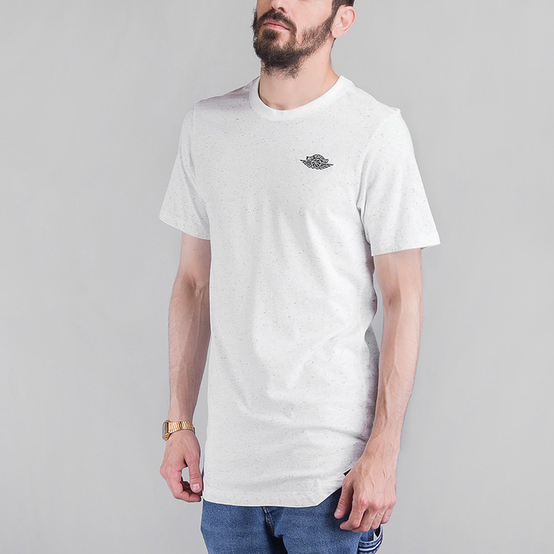 Футболка Jordan FUTURE TEE Футболка Jordan FUTURE TEEФутболки<br>Хлопок<br><br>Цвет: Белый<br>Размеры US: S;M;L;XL;2XL<br>Пол: Мужской