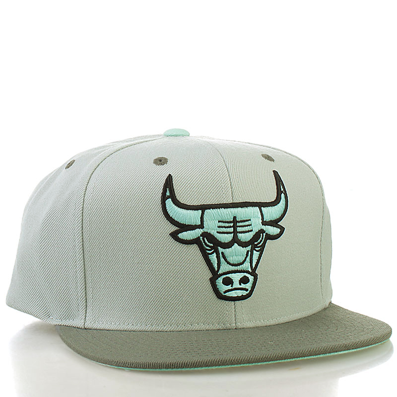 Mitchell and ness Кепка (nw09z-chibul-gry)  - цена, описание, фото 1