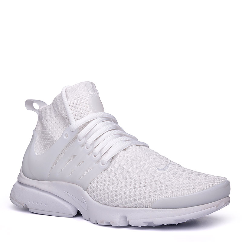 white nike presto flyknit