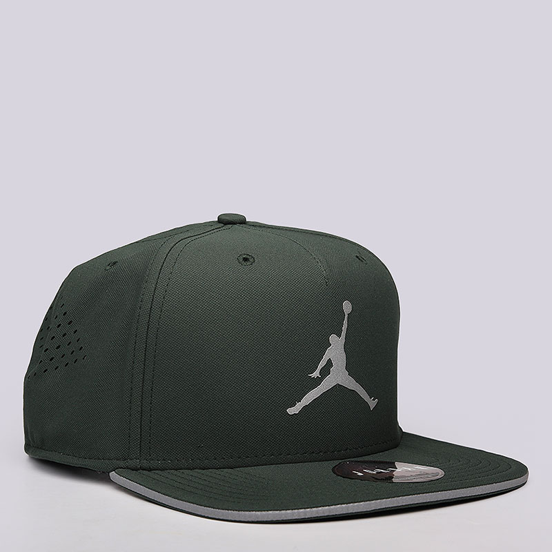 мужская зеленая кепка Jordan Jumpman Perf Snap 724902-327 - цена, описание, фото 2