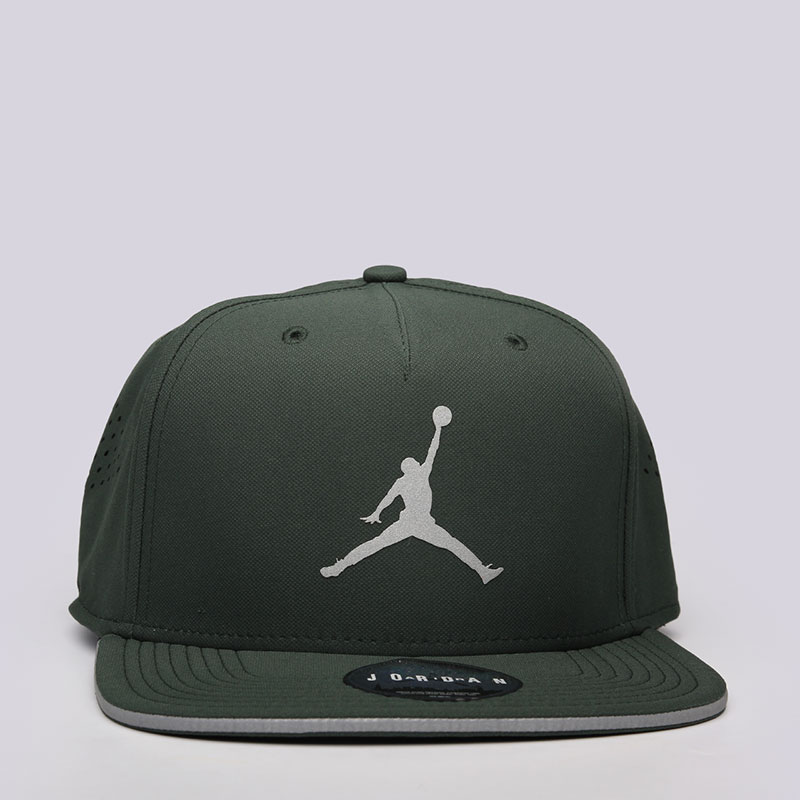 мужская зеленая кепка Jordan Jumpman Perf Snap 724902-327 - цена, описание, фото 1