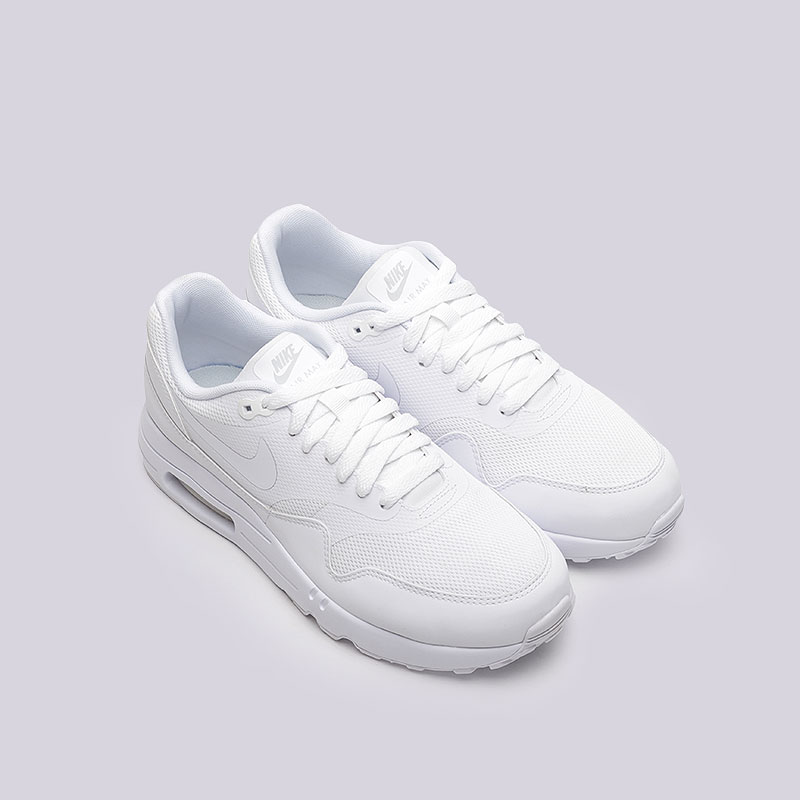 white nike air max ultra