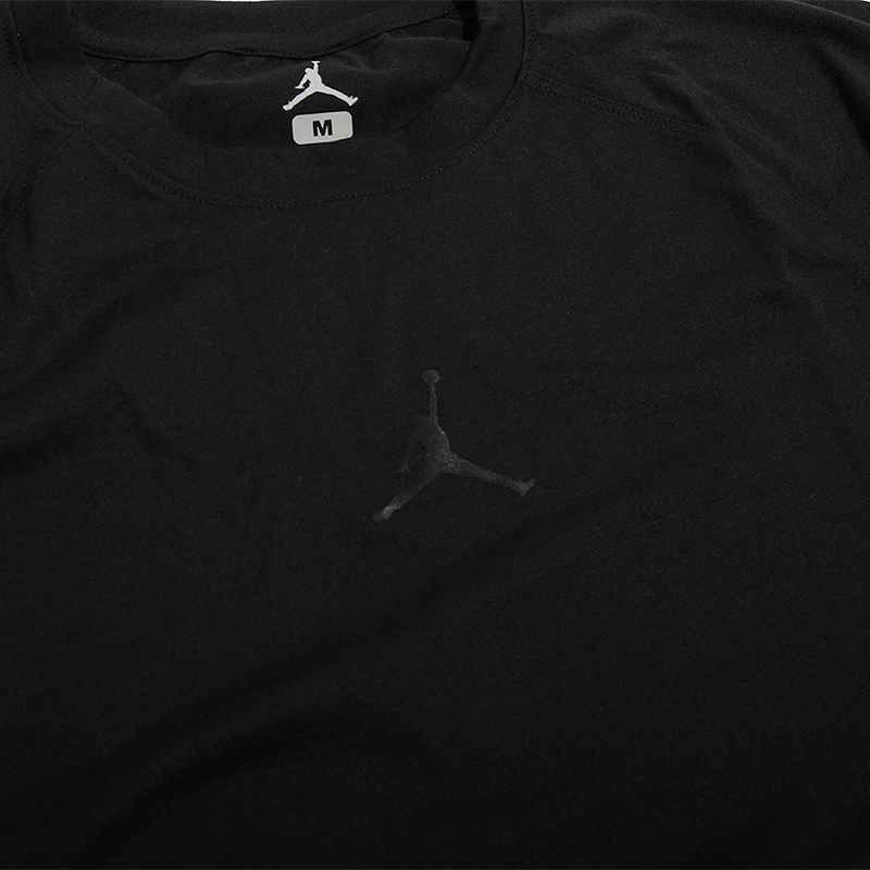 Мужская футболка Jordan 23 Tech Cool SS Top (833784-010)  - цена, описание, фото 2