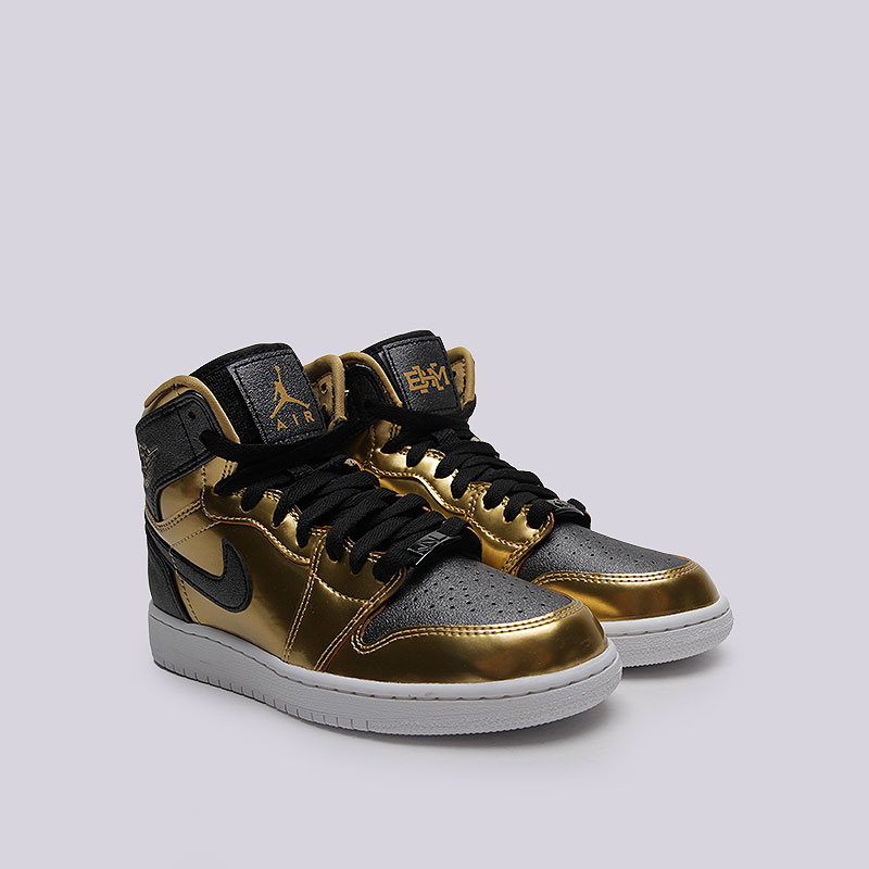 Кроссовки черно золотые. Jordan Nike кроссовки с золотыми. Джорданы кроссовки черные золото.