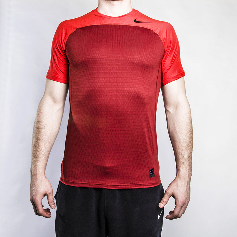 мужская красная футболка Nike Hypercool Training Shirt 828178-674 - цена, описание, фото 2