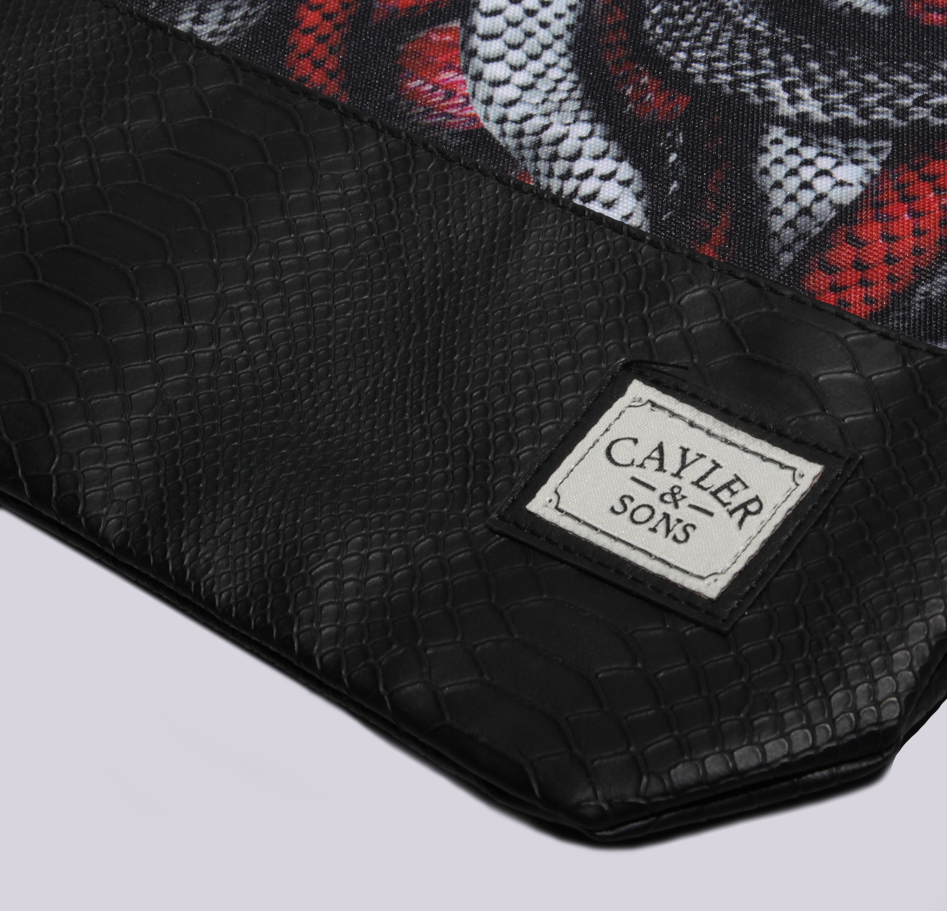  черный мешок Cayler & sons CAY-AW14-GB-03 Milano-red-blk-snake - цена, описание, фото 3