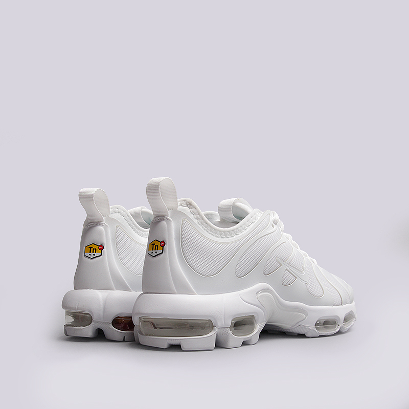 Женские кроссовки Nike WMNS Air Max Plus TN Ultra (881560-102) оригинал -  купить по цене 6890 руб в интернет-магазине Streetball