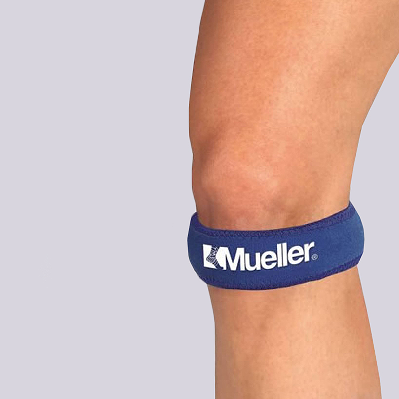  синее ремень на колено Mueller Jumper's Knee Strap 993 blue - цена, описание, фото 1