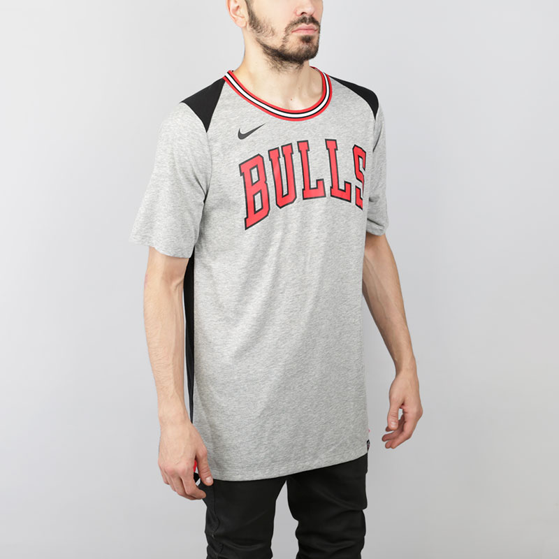 мужская серая футболка Nike NBA Chicago Bulls Fan Dri-Fit Tee 860286-063 - цена, описание, фото 2