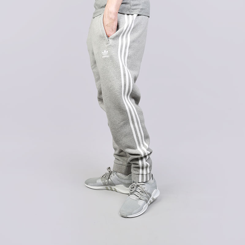 мужские серые брюки adidas 3-Stripes Pants CY4569 - цена, описание, фото 2
