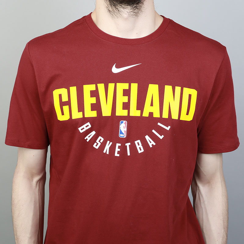 мужская бордовая футболка Nike Cleveland Cavaliers 927864-677 - цена, описание, фото 2