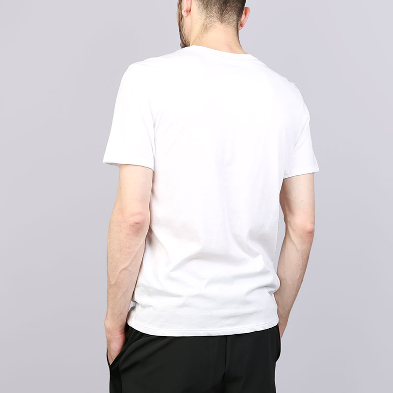 мужская белая футболка Nike Graphic AJ2785-100 - цена, описание, фото 4