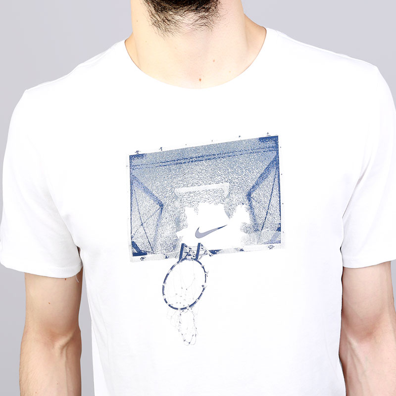мужская белая футболка Nike Graphic AJ2785-100 - цена, описание, фото 2