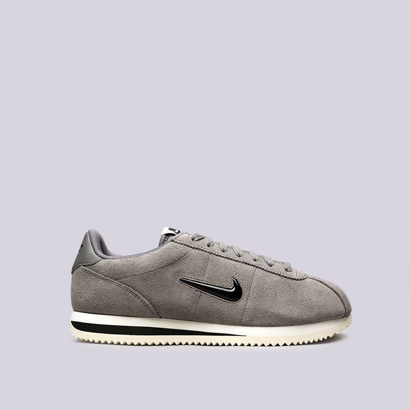 мужские серые кроссовки Nike Cortez Basic SE 902803-002 - цена, описание, фото 1