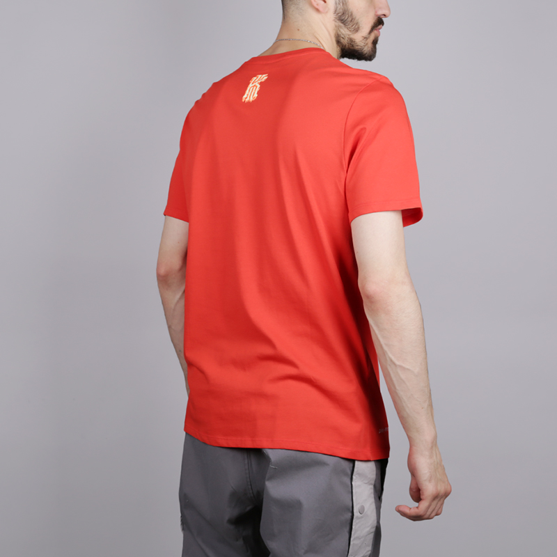 мужская красная футболка Nike Fear Is Not Real AJ9248-634 - цена, описание, фото 3