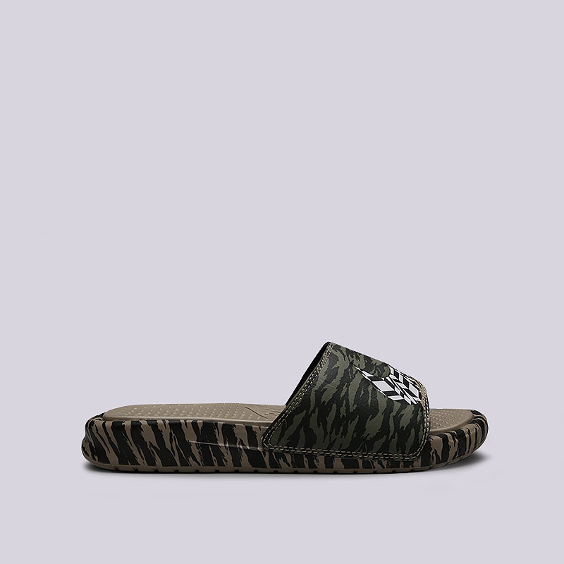 

Сланцы Nike, Бежевый;зелёный