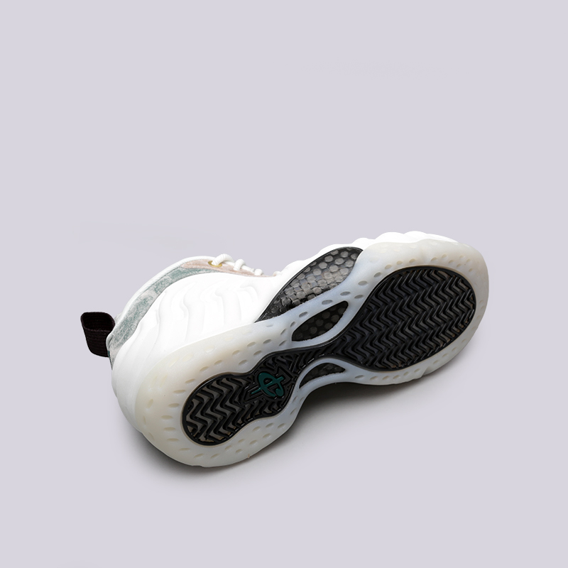 женские белые кроссовки Nike WMNS Air Foamposite One AA3963-101 - цена, описание, фото 2