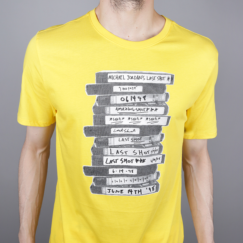 мужская желтая футболка Jordan Last Shot GFX AO2623-719 - цена, описание, фото 2