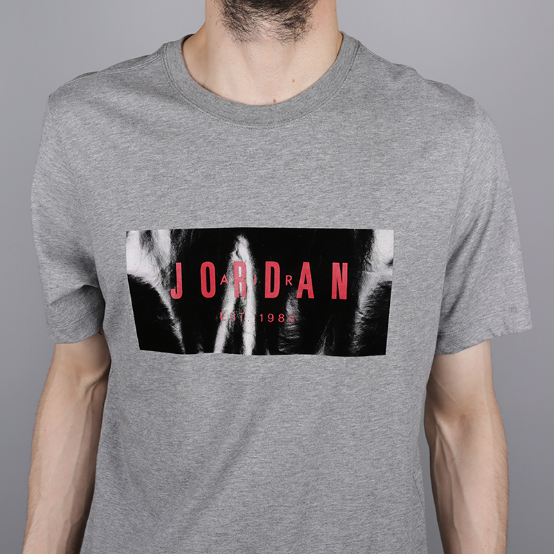 мужская серая футболка Jordan Alt-Hem Foil AA1917-091 - цена, описание, фото 2