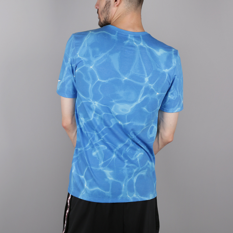 мужская синяя футболка Nike Pool AOP 923709-100 - цена, описание, фото 4
