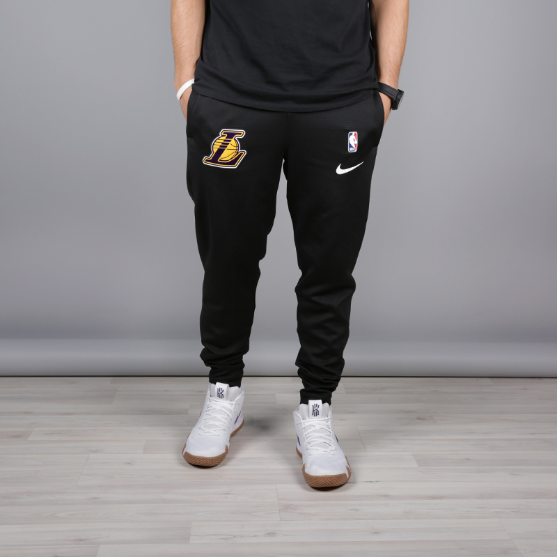 мужские черные брюки Nike LA Therma Flex Showtime Pants AA5232-010 - цена, описание, фото 1
