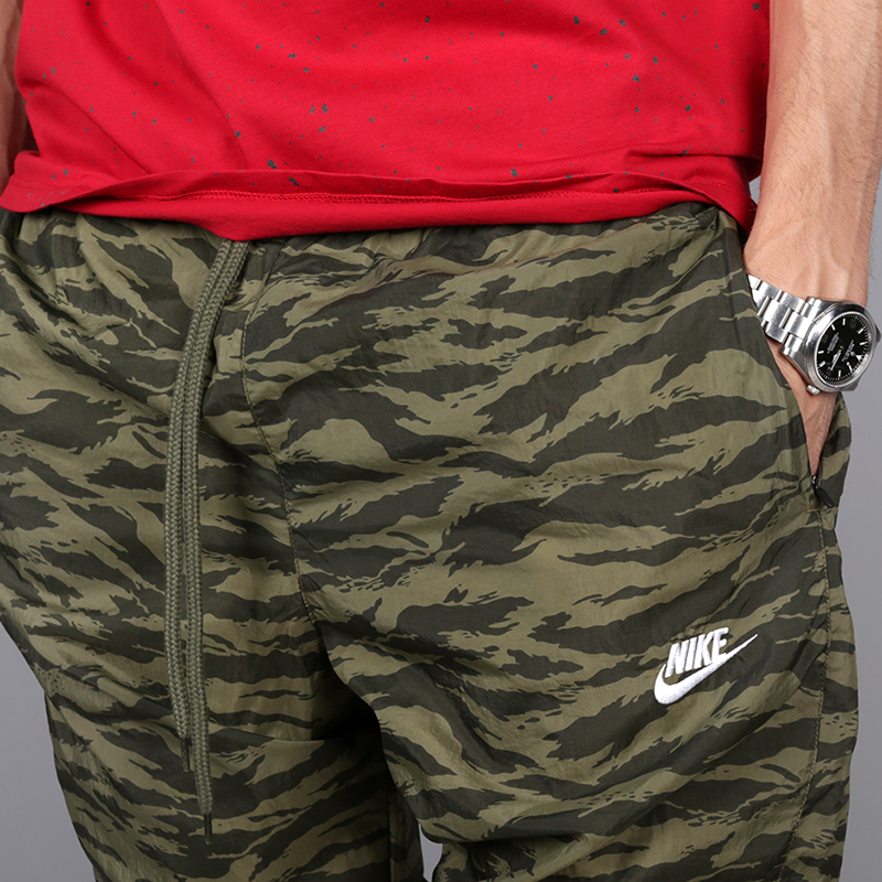 мужские  брюки Nike Swoosh Woven Pant AO0863-222 - цена, описание, фото 2