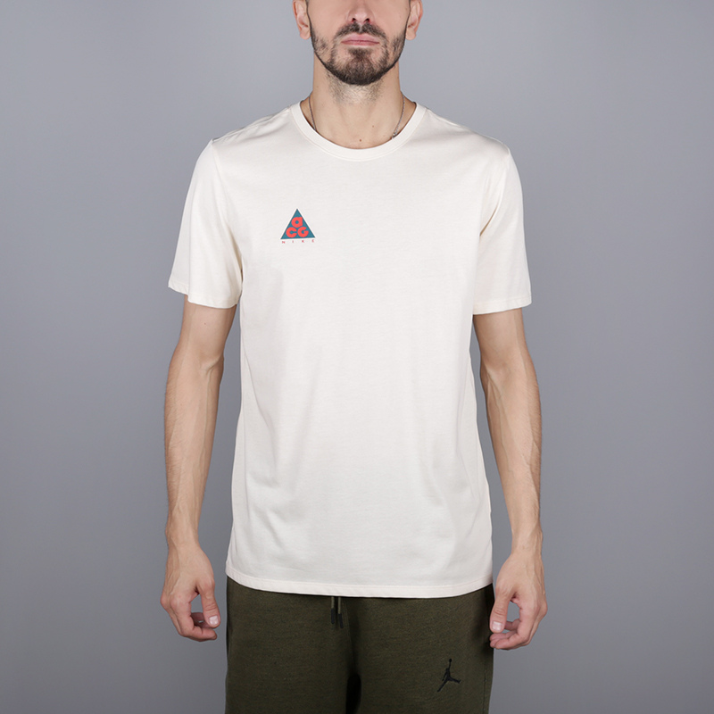 мужская бежевая футболка Nike ACG Tee AQ3951-258 - цена, описание, фото 1
