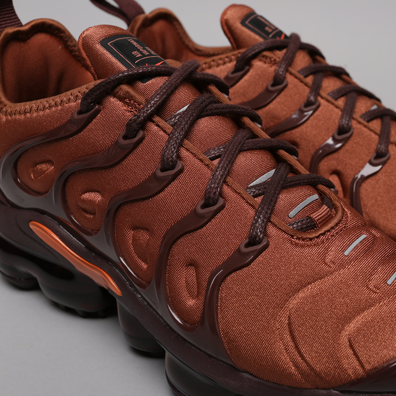 женские коричневые кроссовки Nike WMNS Air Vapormax Plus AO4550-201 - цена, описание, фото 5