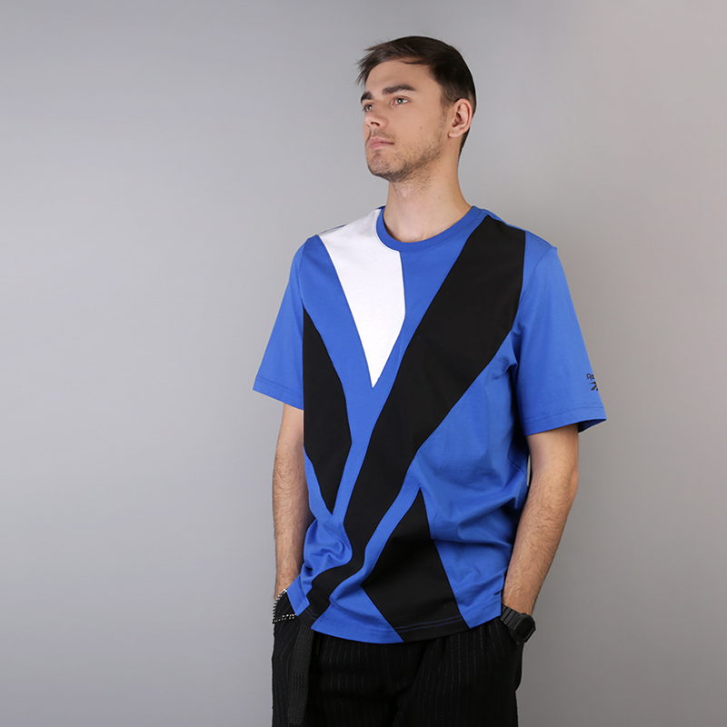 мужская синяя футболка Reebok Vector Tee DH1274 - цена, описание, фото 2