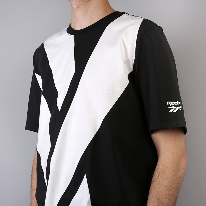 мужская черная футболка Reebok Vector Tee DH1275 - цена, описание, фото 3