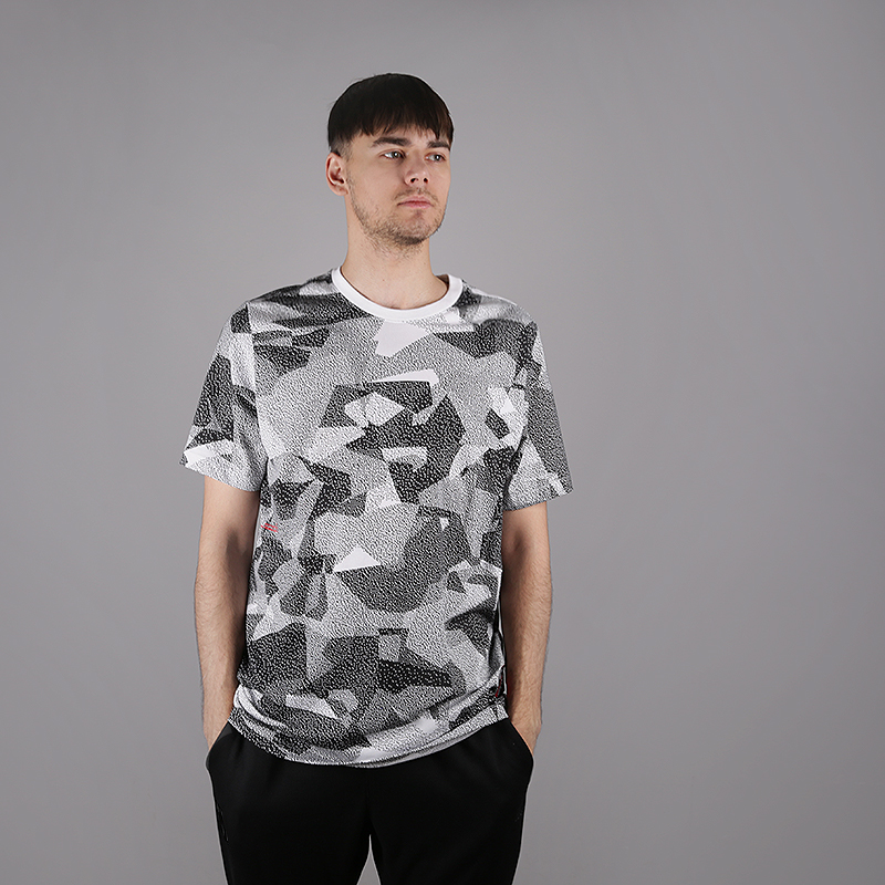 

Футболка Nike, Dri-FIT Kyrie, Белый;черный