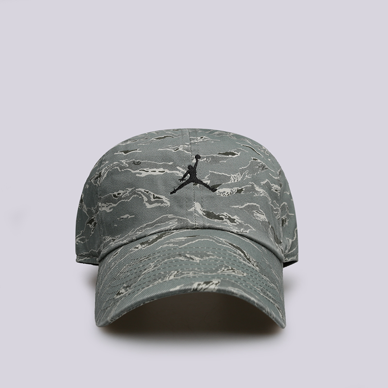 мужская зеленая кепка Jordan H86 Jumpman Camo AV8447-323 - цена, описание, фото 1