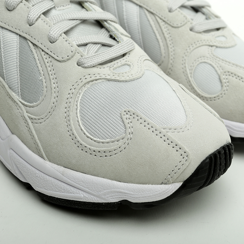 мужские бежевые кроссовки adidas Yung-1 BD7659 - цена, описание, фото 4