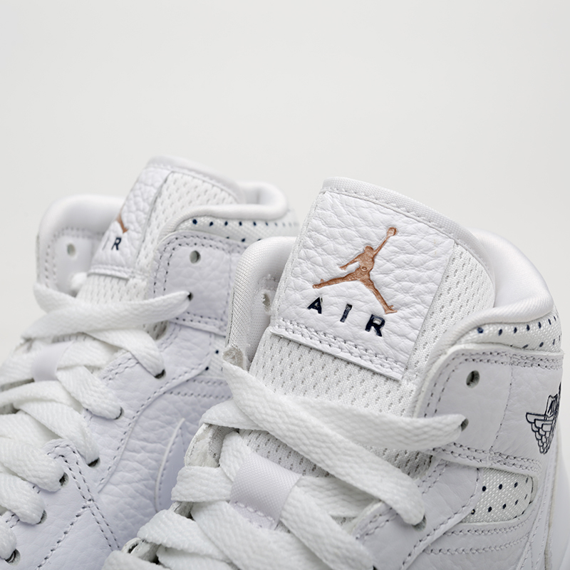 Женские кроссовки Jordan WMNS 1 Mid (CI9100-100)  - цена, описание, фото 6