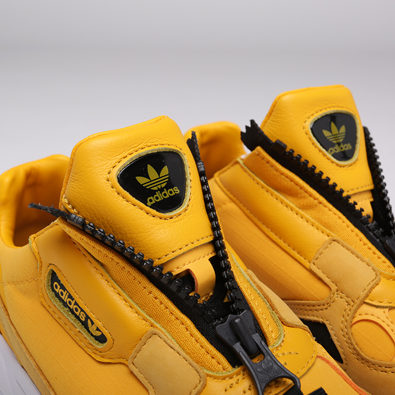 женские желтые кроссовки adidas Falcon Zip W EE5113 - цена, описание, фото 6