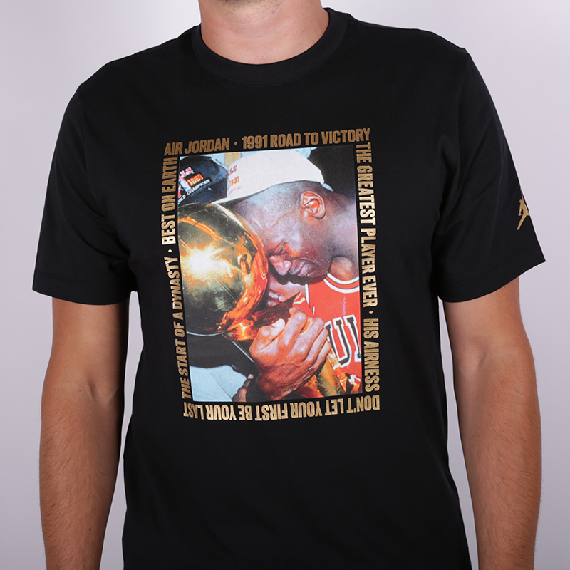 мужская черная футболка Jordan Remastered Photo AT8936-010 - цена, описание, фото 2