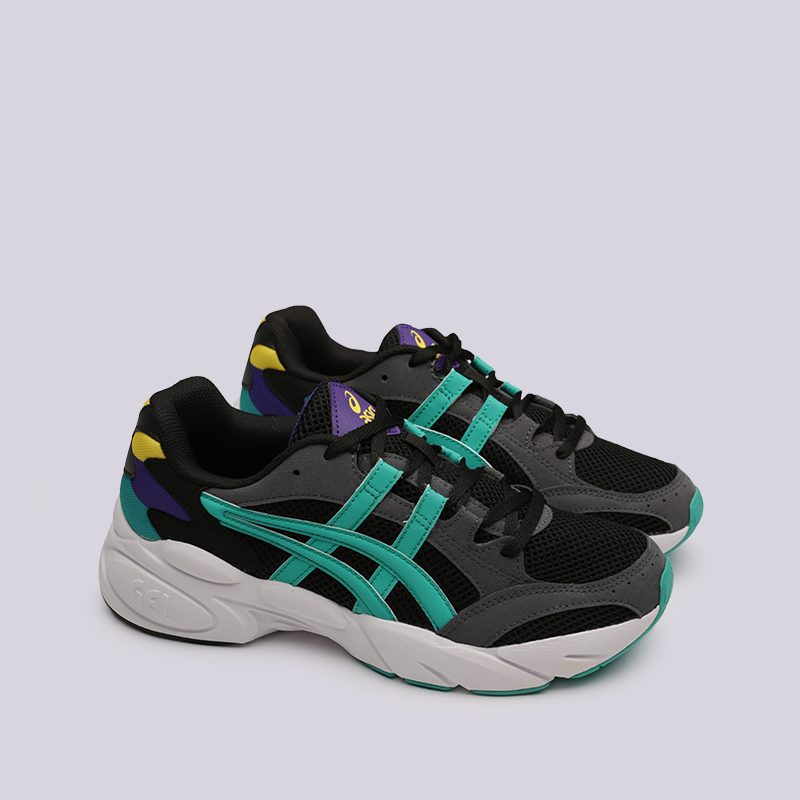asics gel bnd on feet