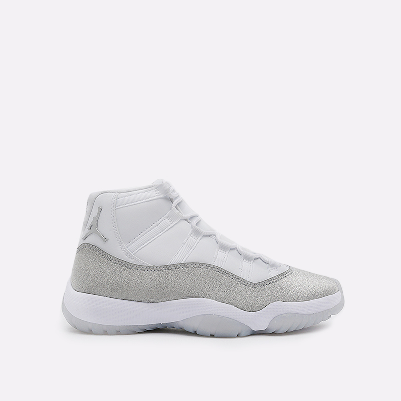 женские белые кроссовки Jordan WMNS 11 Retro AR0715-100 - цена, описание, фото 1