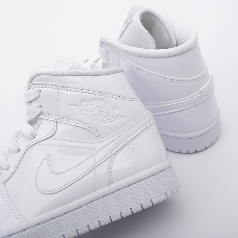 Женские кроссовки Jordan WMNS 1 Mid (BQ6472-111)  - цена, описание, фото 6