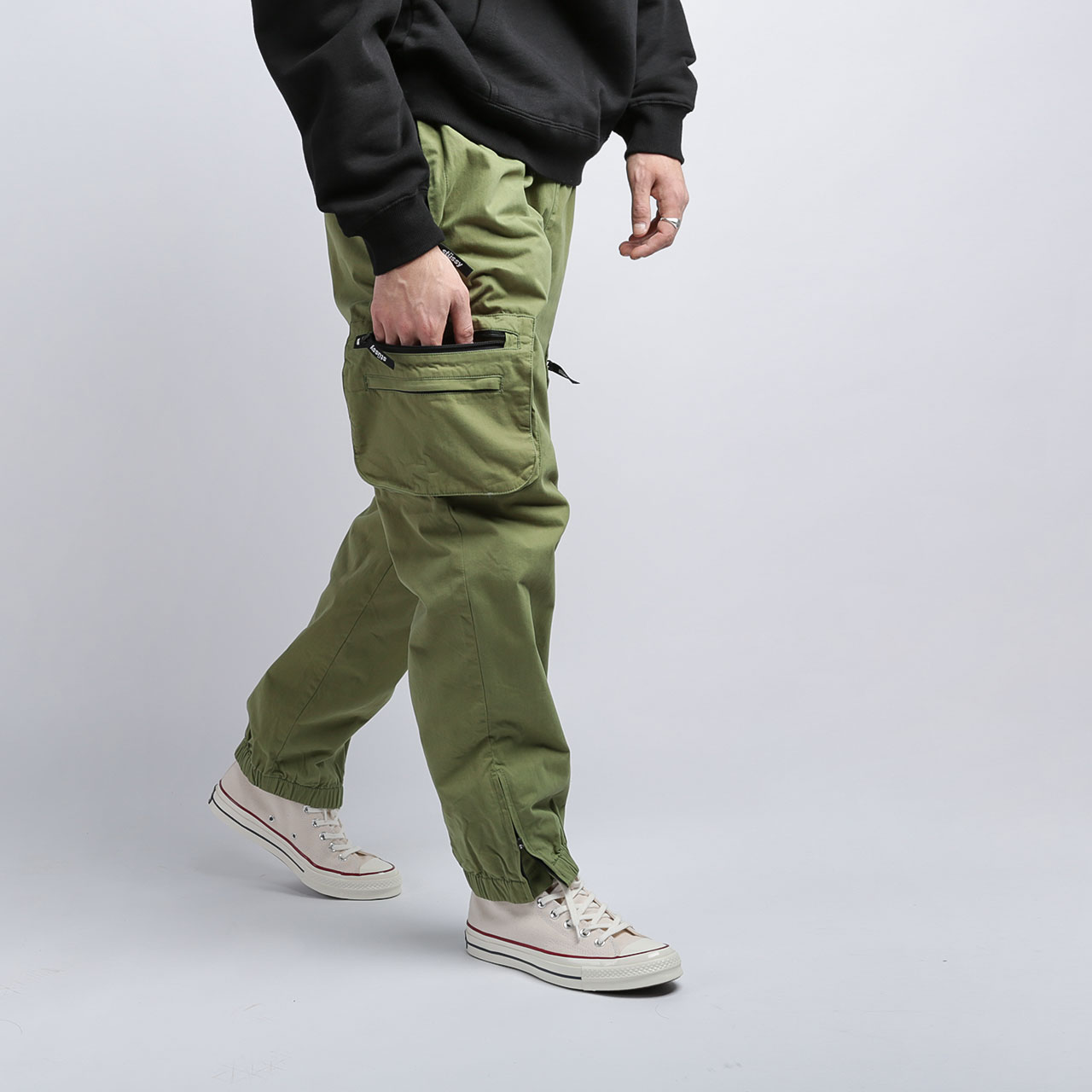 мужские зеленые брюки Stussy Big Pocket Nylon Pant 116408 - цена, описание, фото 2