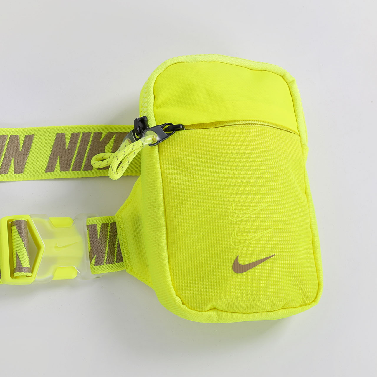  желтая сумка Nike Essentials Hip Pack BA5904-757 - цена, описание, фото 3