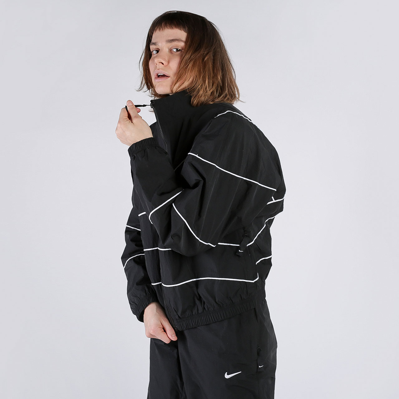 женская черная куртка Nike Women's Track Jacket CD6541-010 - цена, описание, фото 2