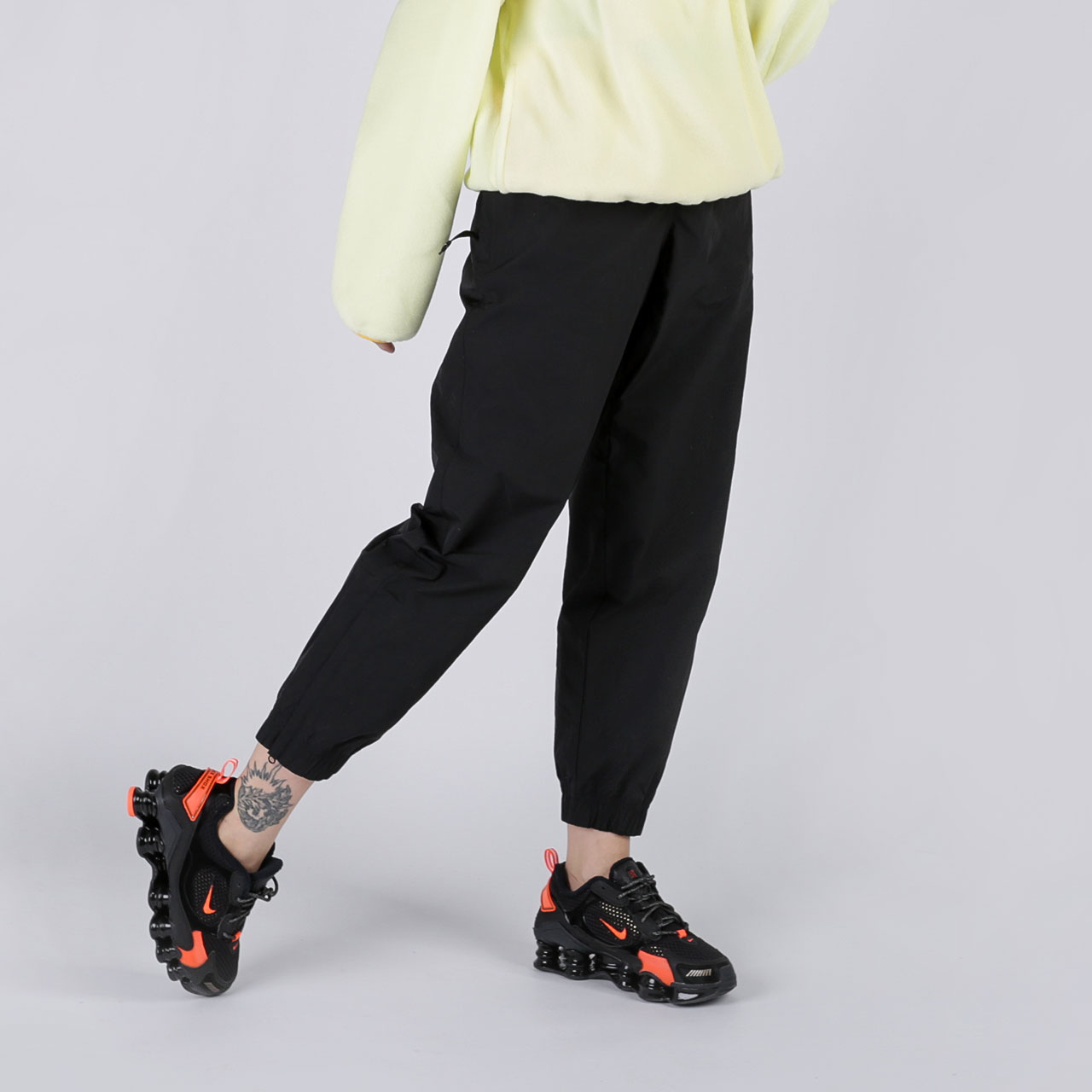 женские черные брюки Nike Track Pant Black CQ4003-010 - цена, описание, фото 1