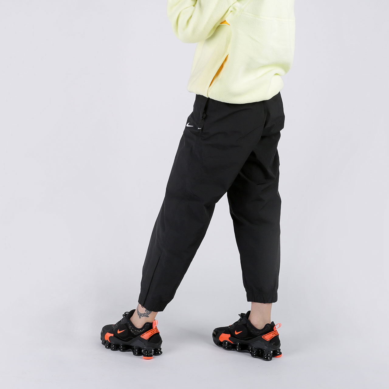 женские черные брюки Nike Track Pant Black CQ4003-010 - цена, описание, фото 4